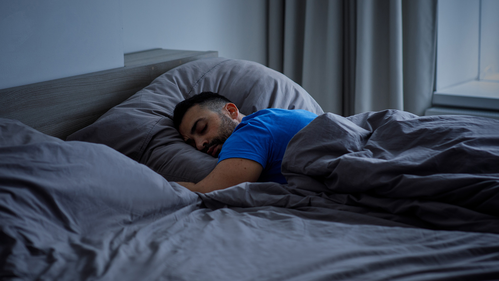 Quel oreiller choisir pour bien dormir sur le ventre ?